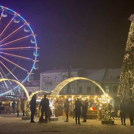 New Vip2 Apart Neon Loft Z Jacuzzi Kolo Lozka-Kominek Klima &Rynek Centrum Parking-Sniadanie,Obiad ,Kolacja Romantic Kielce Eksteriør bilde